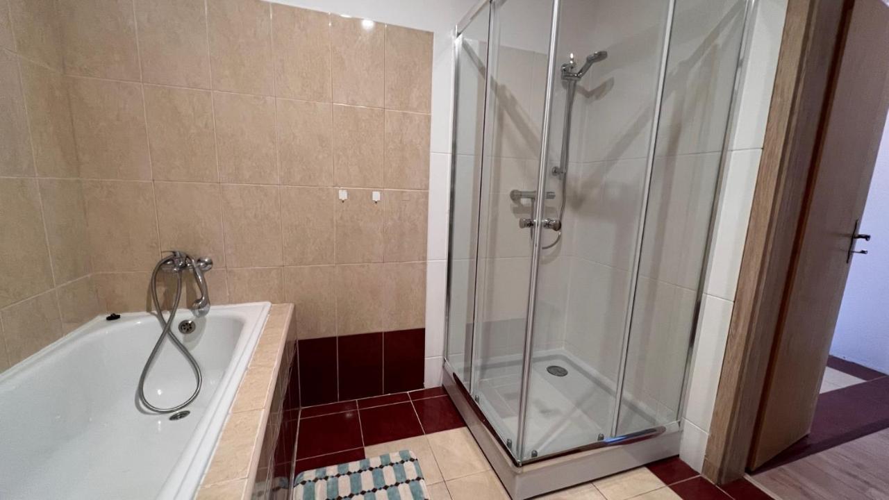 2 Room Apartment, Near Oc Galeria, Petrzalka Bratislava Exterior foto