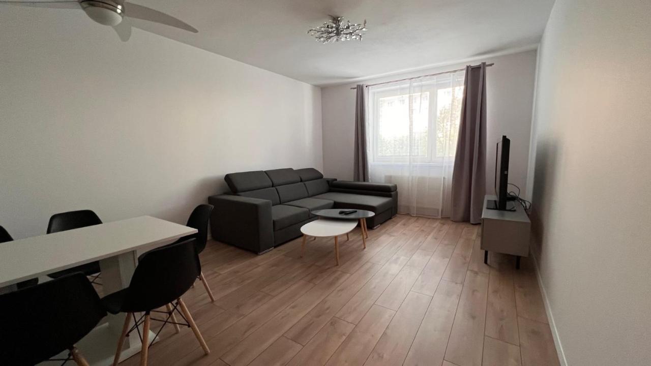 2 Room Apartment, Near Oc Galeria, Petrzalka Bratislava Exterior foto